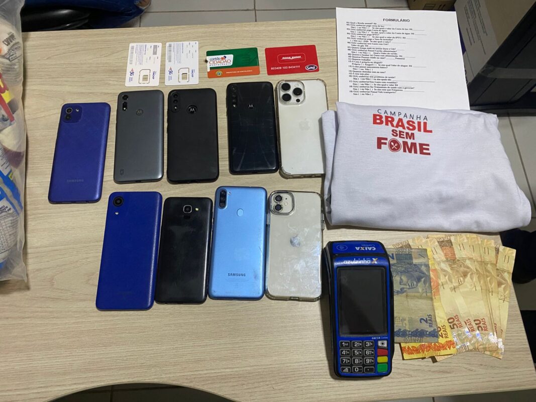 Casal é preso em flagrante por aplicar golpes de mais de R$ 50 mil em idosos usando falsa doação de cestas básicas Casal é preso em flagrante por aplicar golpes de mais de R$ 50 mil em idosos usando falsa doação de cestas básicas