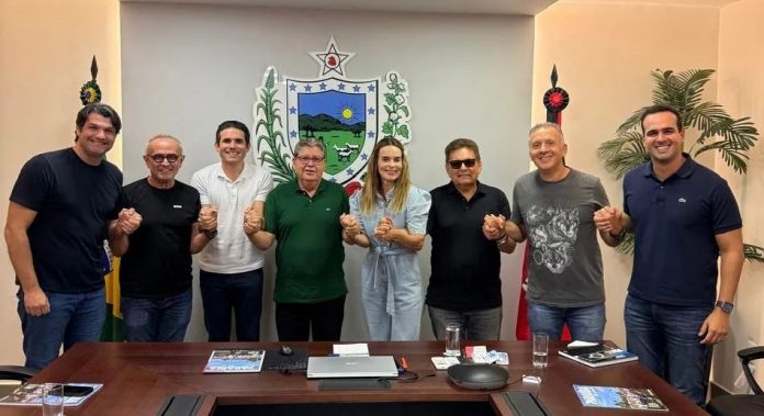 Adriano Galdino diz que reunião com João Azevêdo abriu diálogo para composição da chapa 2026: "intenção do governador" Adriano Galdino diz que reunião com João Azevêdo abriu diálogo para composição da chapa 2026: "intenção do governador"