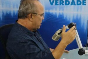 Jornalista Clilson Júnior critica 'indústria' dos concursos públicos especializada em fabricar ilusões: "safadeza generalizada" Jornalista Clilson Júnior critica 'indústria' dos concursos públicos especializada em fabricar ilusões: "safadeza generalizada"