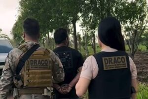 Operação prende mais de 40 membros de quadrilha suspeita de movimentar quase R$ 3 milhões em drogas e armas na Paraíba Operação prende mais de 40 membros de quadrilha suspeita de movimentar quase R$ 3 milhões em drogas e armas na Paraíba