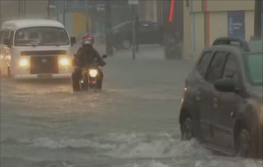 Chuvas deixam seis mortos na Região Metropolitana de Recife e estado reforça alerta máximo de temporal Chuvas deixam seis mortos na Região Metropolitana de Recife e estado reforça alerta máximo de temporal