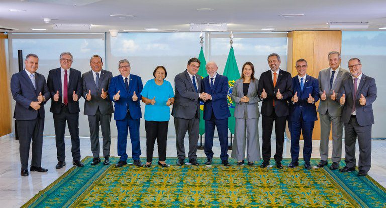 João Azevêdo e governadores do Nordeste assinam memorando em reunião com Lula para consolidar investimentos na região João Azevêdo e governadores do Nordeste assinam memorando em reunião com Lula para consolidar investimentos na região