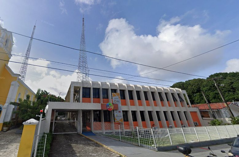 Sede da TV Tambaú, em João Pessoa, é atingida por raio e sai do ar TV tambaú