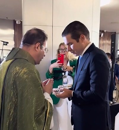 Missa organizada por Hugo Motta em Brasília tem benção do padre Fabrício e leitura bíblica feita por Alckmin Missa organizada por Hugo Motta em Brasília tem benção do padre Fabrício e leitura bíblica feita por Alckmin