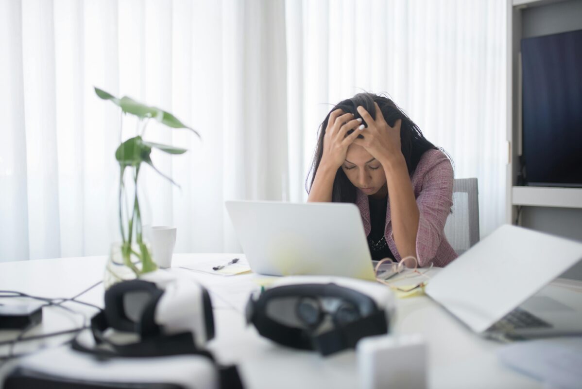 Burnout: especialistas compartilham dicas para evitar a síndrome no ambiente de trabalho