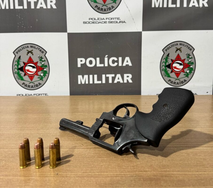 Policial de folga prende assaltante armado em fuga próximo ao Detran, em Mangabeira mangabeira, polícia militar, apreensão, roubo