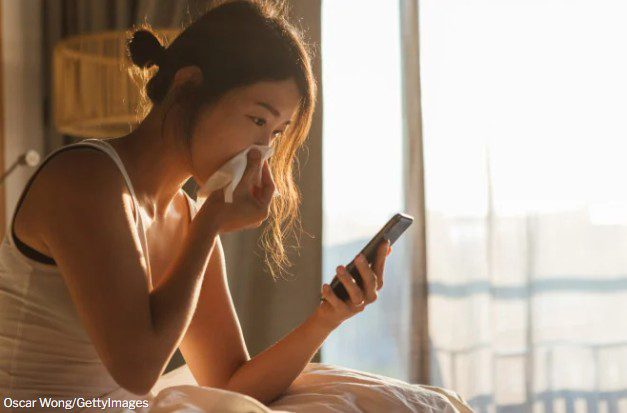 Estudo sugere que smartphones podem provocar ou piorar alergias Estudo sugere que smartphones podem provocar ou piorar alergias