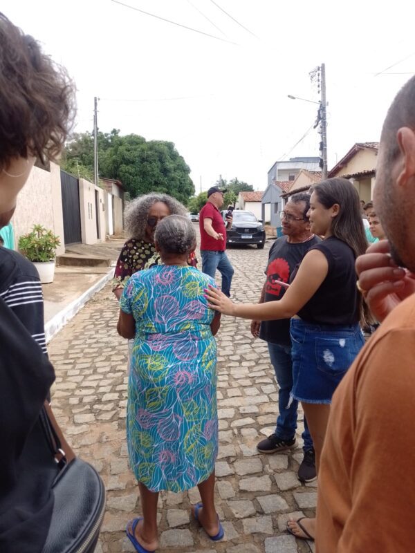 30 anos após lançamento de Mama África, Chico César regrava clipe nas ruas de Catolé do Rocha 30 anos após lançamento de Mama África, Chico César regrava clipe nas ruas de Catolé do Rocha
