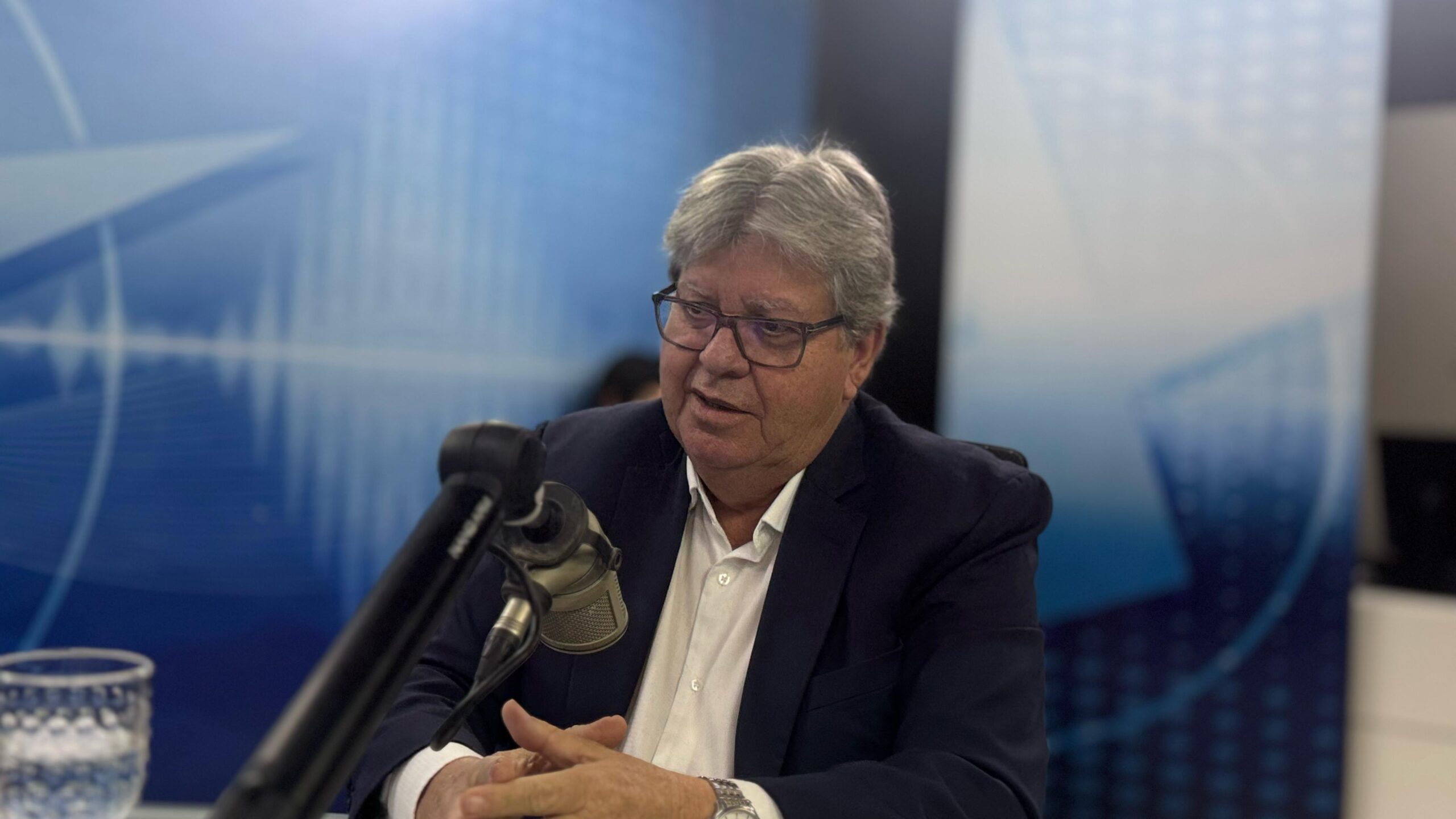 João Azevêdo diz que decisão de disputar o Governo da Paraíba é de Lucas Ribeiro: "decisão que vai tomar junto com o grupo" governador, joão azevêdo