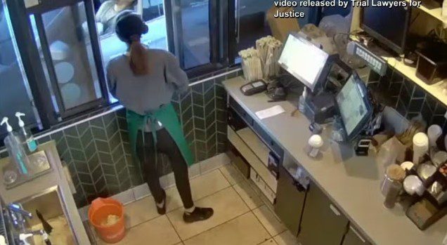 Homem deve receber US$ 50 milhões depois de processar Starbucks por queimadura com chá Homem deve receber US$ 50 milhões depois de processar Starbucks por queimadura com chá