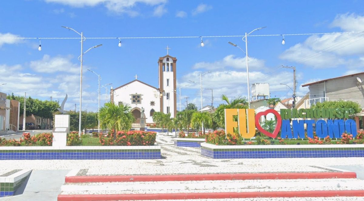 Prefeitura de Riacho de Santo Antônio, com 2 mil habitantes, desembolsa R$ 250 mil com shows Centro de Riacho de Santo Antônio. (foto: reprodução/Google Maps)