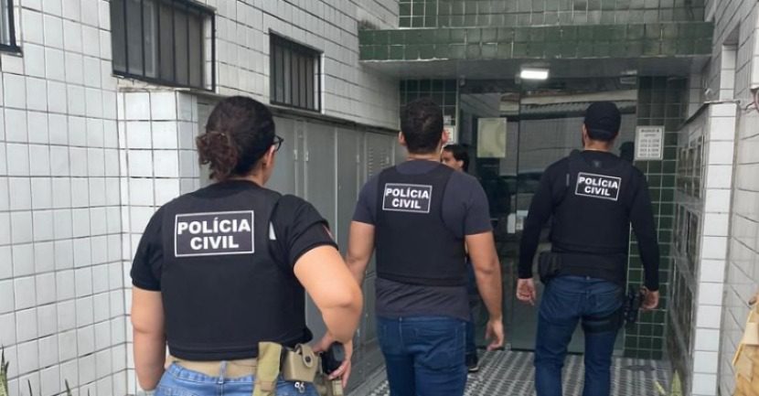 Polícia cumpre mandado contra técnico de informática investigado por armazenar pornografia infantil em João Pessoa pornografia