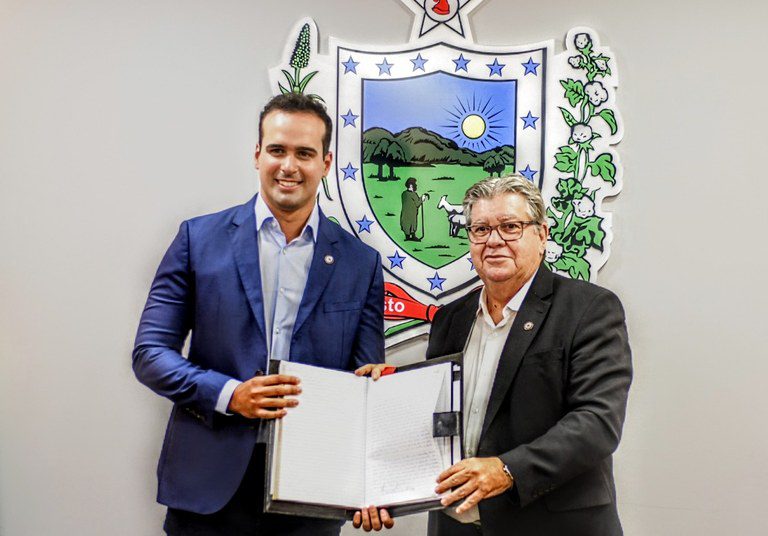 Lucas faz balanço do trabalho como governador em exercício: 4 mil quilômetros percorridos na Paraíba, 50 obras e ações vistoriados Lucas faz balanço do trabalho como governador em exercício: 4 mil quilômetros percorridos na Paraíba, 50 obras e ações vistoriados