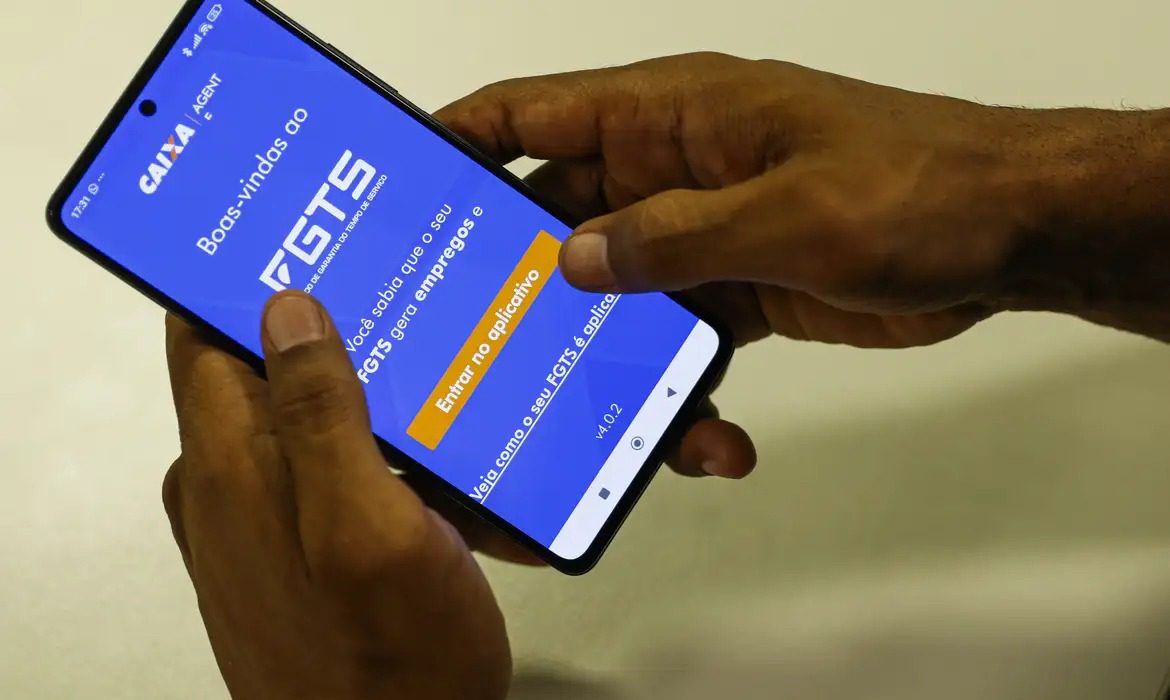 Saiba quanto o trabalhador receberá de lucro do FGTS Caixa inicia distribuição de quase R$ 13 bilhões de lucro do FGTS