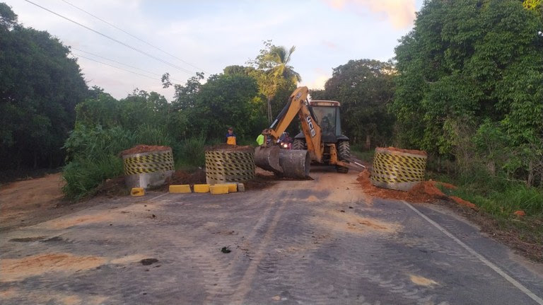 DER faz travessia alternativa até construção de nova ponte em Alhandra ponte, alhandra
