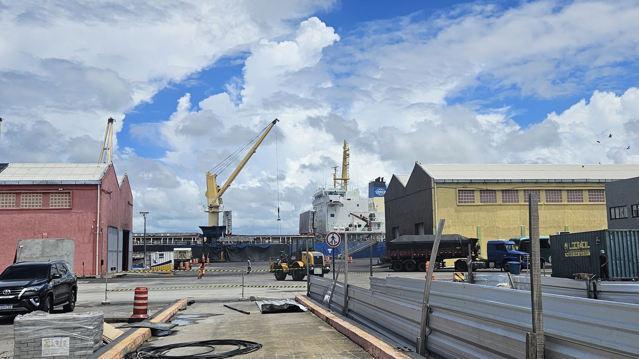 Pátio do Porto de Cabedelo. (foto: Joaquim Neto)