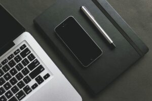 Governo buscará retomar pauta de regulação das redes no Congresso computador, celular
