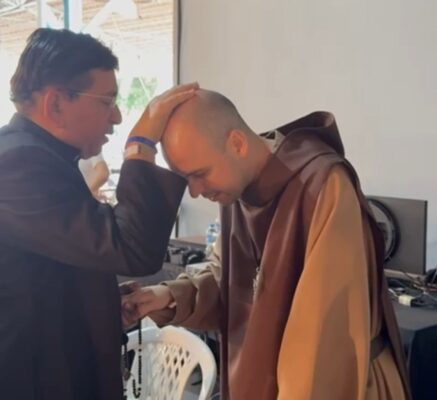 Padre Sandro e Frei Gilson participam de programação do Domingo de Ramos na Canção Nova padre sandro, frei gilson