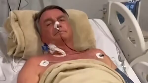 Bolsonaro apresenta piora clínica e pressão arterial elevada, diz boletim Jair Bolsonaro quando ainda estava no Hospital Rio Grande, em Natal. (foto: arquivo/reprodução/Youtube)