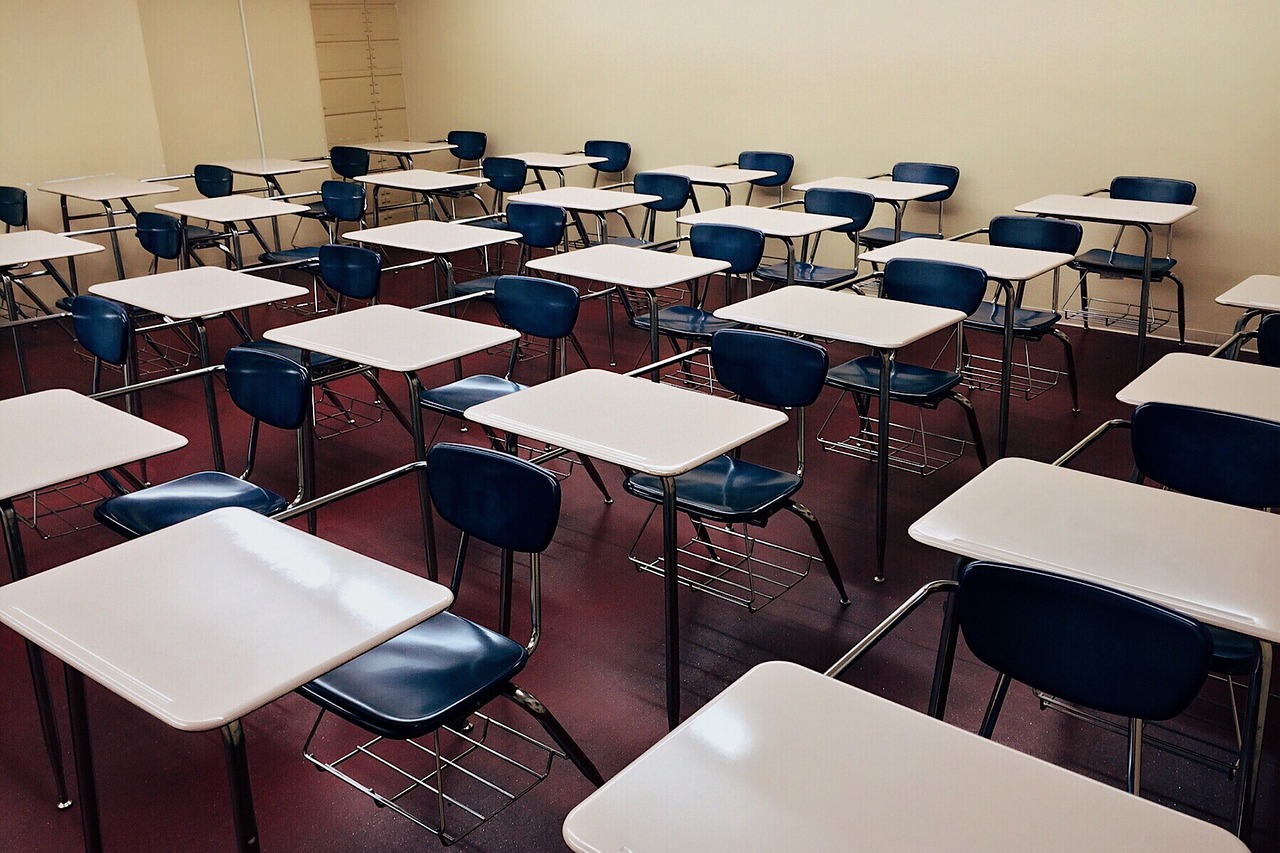 Número de jovens que não estudavam e não trabalhavam cai na Paraíba, mas é o sexto maior do país sala de aula, escola, universidade