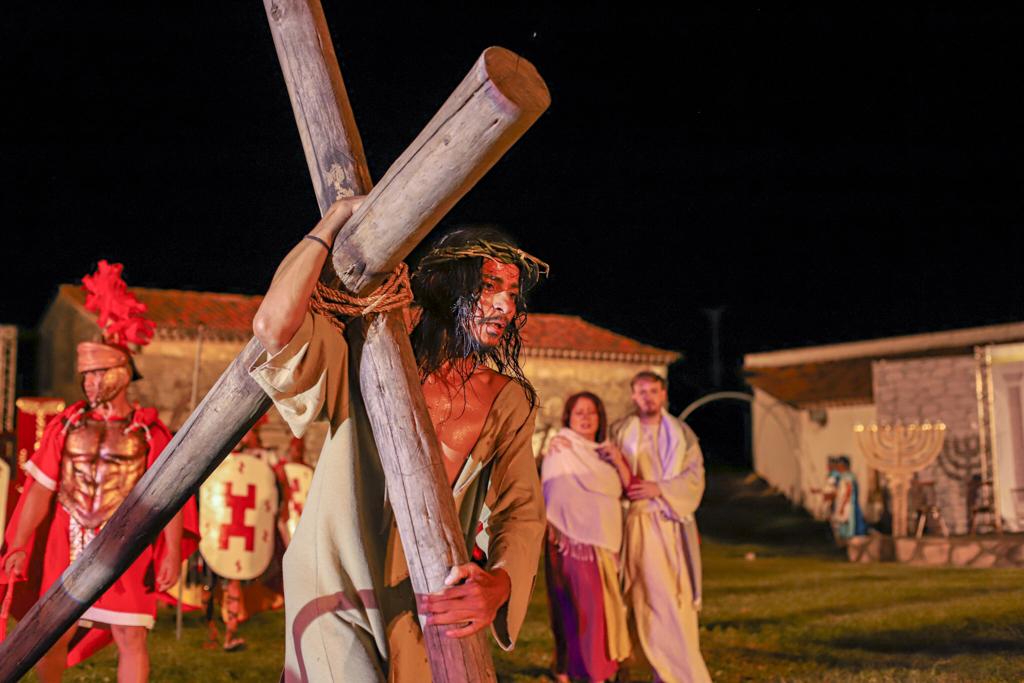 Paixão de Cristo na Fortaleza de Santa Catarina promete emocionar o público em três dias de apresentação gratuita Decreto sobre feriados da Semana Santa
