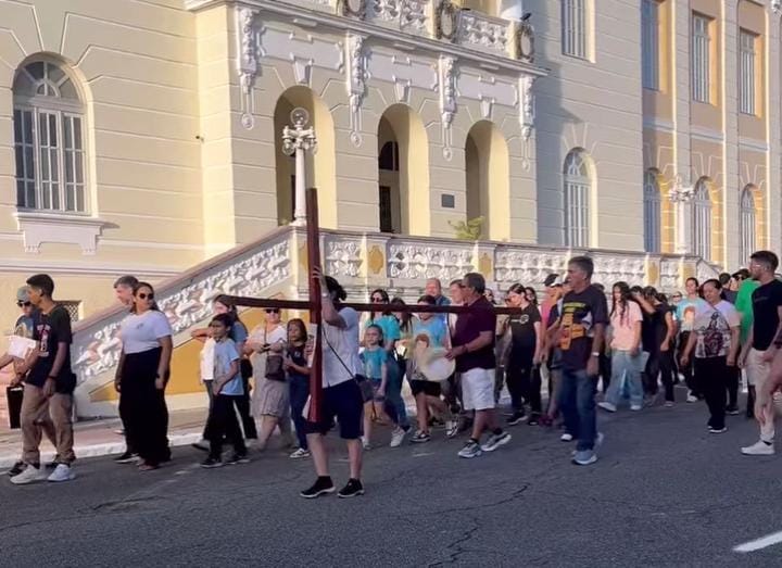 Tradição há mais de 50 anos, Via Sacra das 14 Igrejas reúne fiéis no Centro de João Pessoa nesta sexta-feira santa Tradição há mais de 50 anos, Via Sacra das 14 Igrejas reúne fiéis no Centro de João Pessoa nesta sexta-feira santa