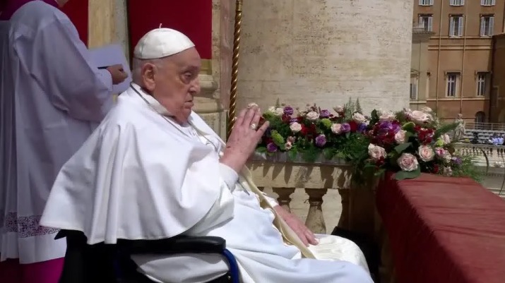 Papa Francisco concede benção aos fiéis e pede cessar-fogo em Gaza durante mensagem no Domingo de Páscoa Papa Francisco concede benção aos fiéis e pede cessar-fogo em Gaza durante mensagem no Domingo de Páscoa
