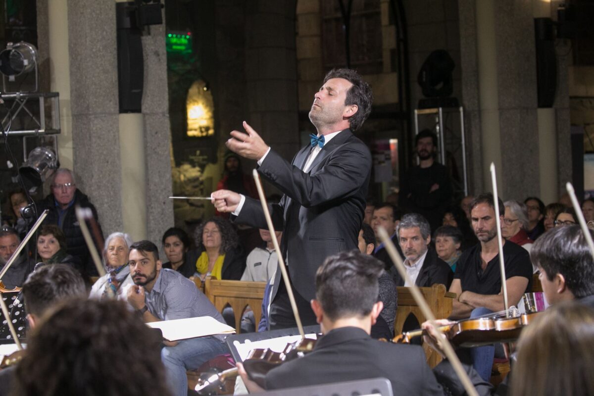 2º Concerto da Orquestra Sinfônica da Paraíba tem regência de maestro argentino e solo de clarinete 2º Concerto da Orquestra Sinfônica da Paraíba tem regência de maestro argentino e solo de clarinete