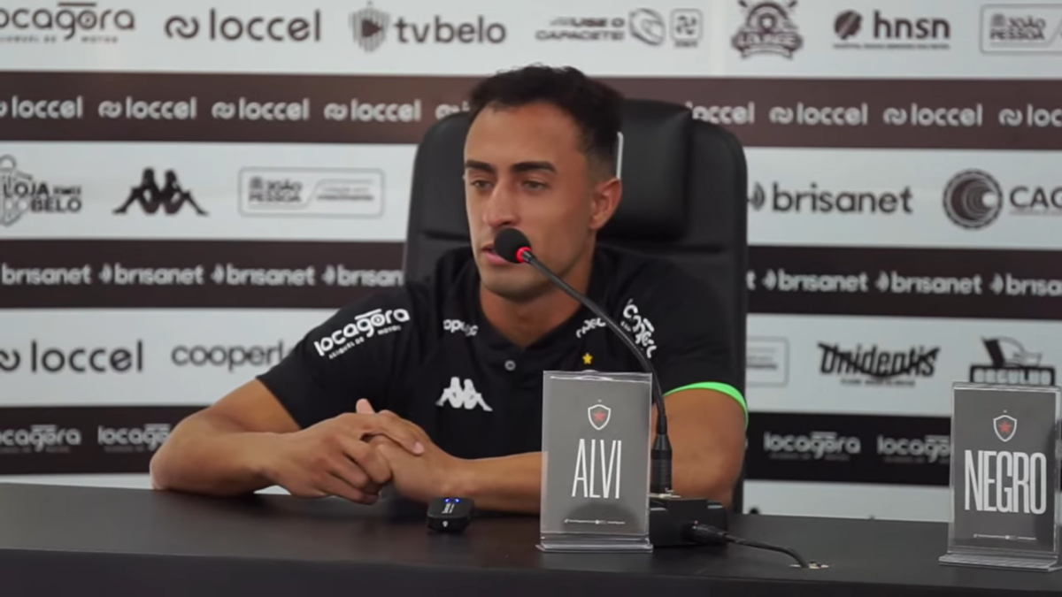 Luiz Fernando é apresentado no Botafogo-PB e celebra chegada ao clube: "Uma honra vestir a camisa do maior da Paraíba" Luiz Fernando é apresentado no Botafogo-PB e celebra chegada: "Uma honra vestir a camisa do maior da Paraíba"