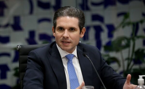 Hugo Motta diz que decidiu adiar análise do pedido de urgência para o PL da Anistia hugo motta