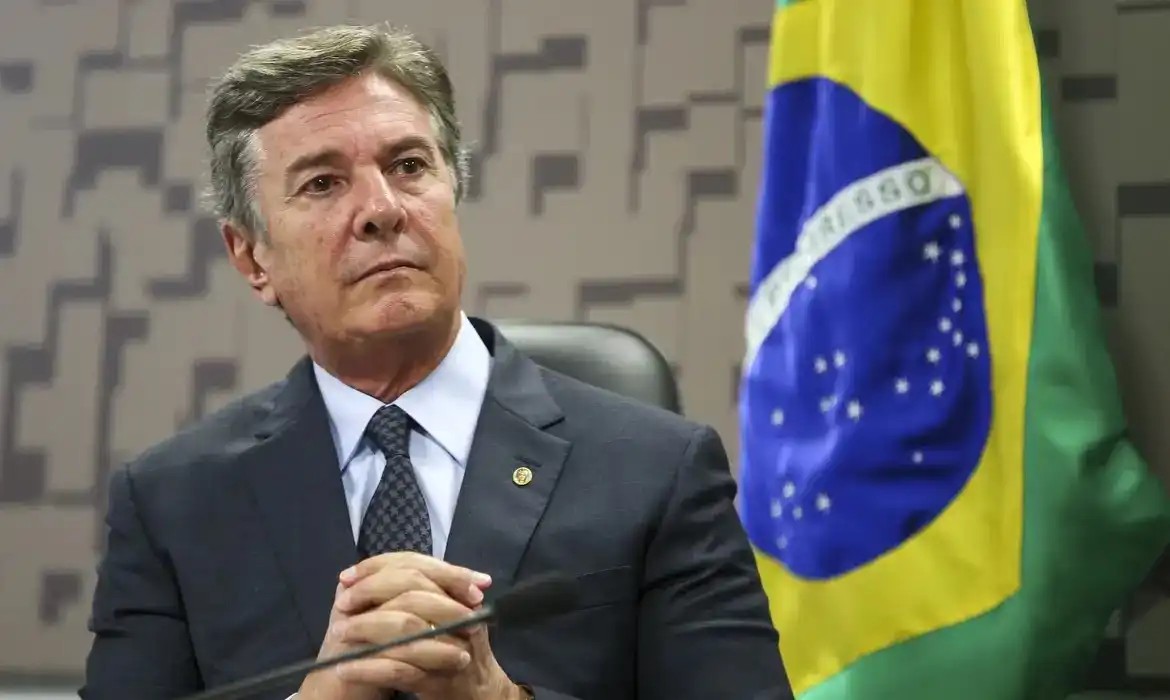 Fernando Collor é preso em Maceió, após decisão de Alexandre de Moraes Fernando Collor é preso em Maceió, após decisão de Alexandre de Moraes