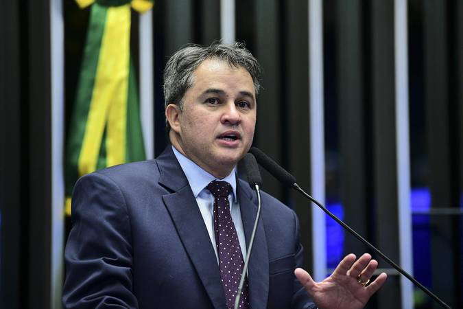 Federação entre União Brasil e Progressistas deve ficar sem presidente na Paraíba até 2026, diz Efraim Filho Efraim