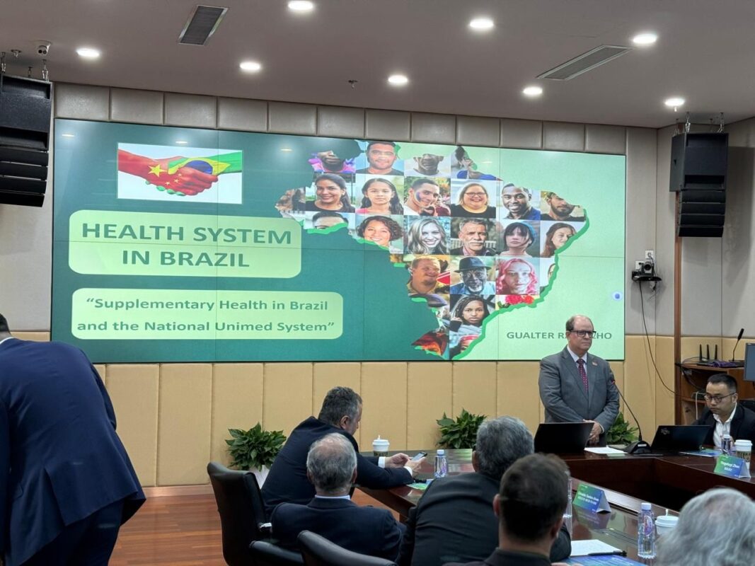 Inovação tecnológica e parcerias estratégias: Gualter Ramalho lidera missão técnica na China Na missão, Gualter Ramalho também representou a Unimed do Brasil, onde é diretor de Desenvolvimento de Mercado