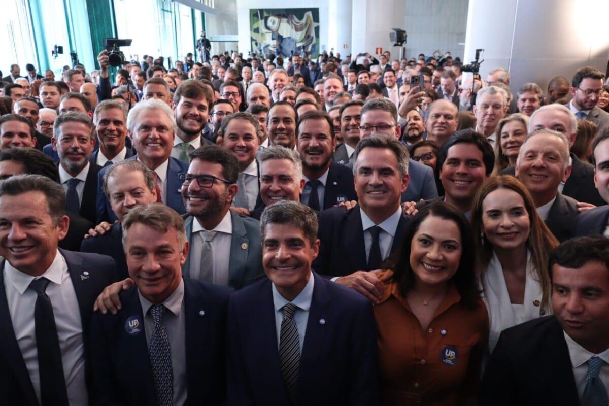 Aguinaldo Ribeiro classifica como "momento histórico" lançamento da federação 'União Progressista' e diz estar "absolutamente tranquilo"