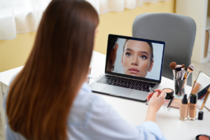 Cursos Online em Cuidados Femininos: Qualificação que Transforma Vidas e Gera Renda Cursos Online em Cuidados Femininos: Qualificação que Transforma Vidas e Gera Renda