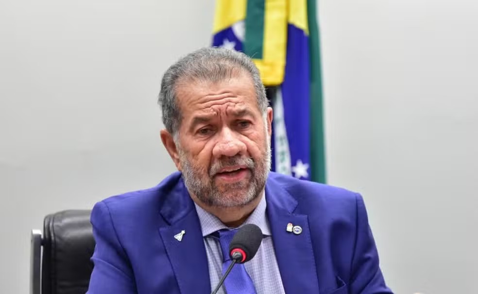 Carlos Lupi deixa Ministério da Previdência após escândalo de fraudes no INSS; Wolney Queiroz será o novo ministro carlos lupi