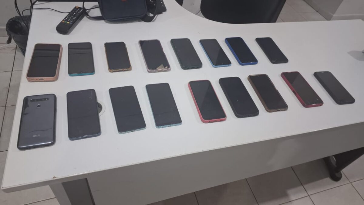 Polícia Militar prende quadrilha que saiu do RN para furtar celulares em festas da Paraíba Polícia Militar prende quadrilha que saiu do RN para furtar celulares em festas da Paraíba