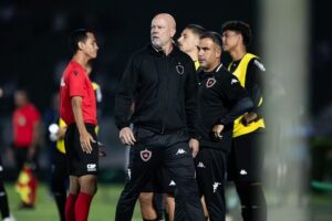“Temos que entregar um pouco mais”, aponta Zago após derrota do Botafogo-PB na Série C Zago - Botafogo-PB - Série C - Guarani