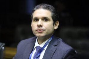 Hugo Motta diz que texto final da nova faixa de isenção do imposto de renda deve ser aprovado até dezembro hugo motta
