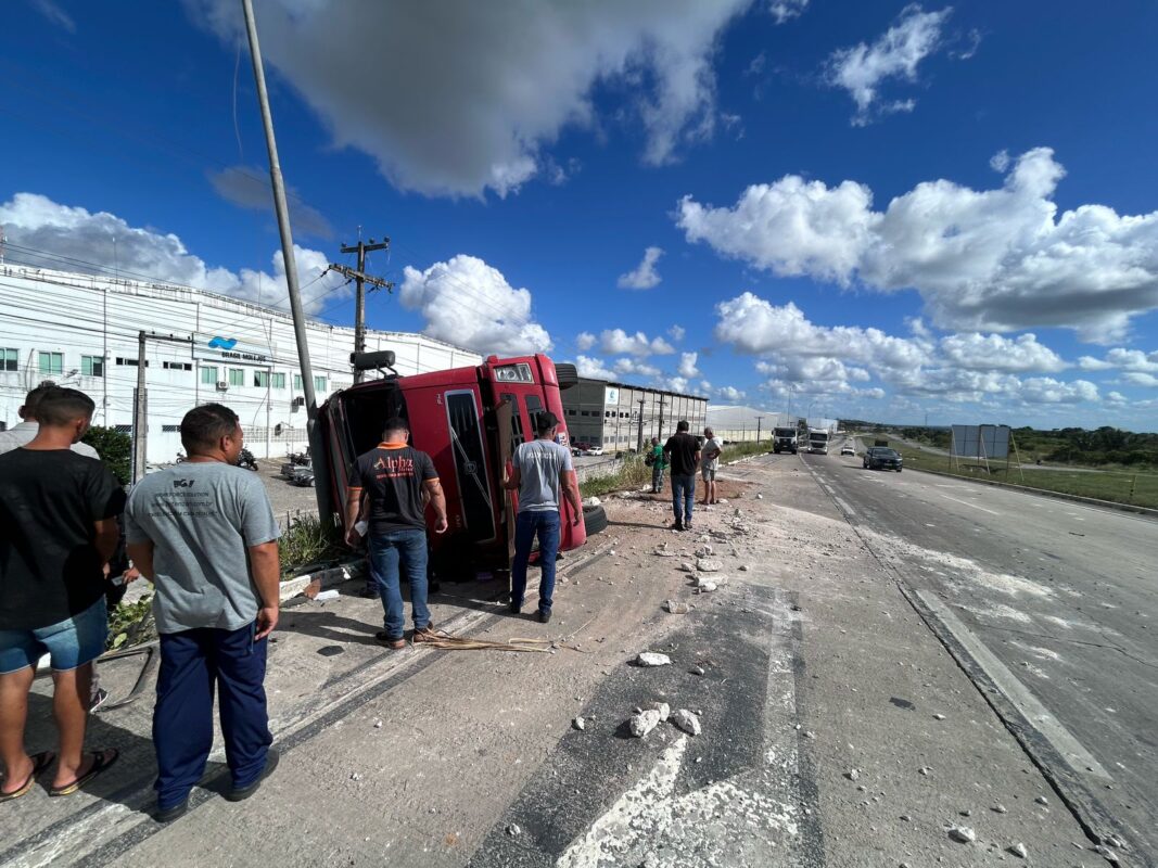 caminhão, tombamento, br-101