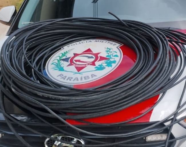 Polícia prende suspeito de furtar fios de internet em Coremas e recupera material desviado furto, fios, coremas