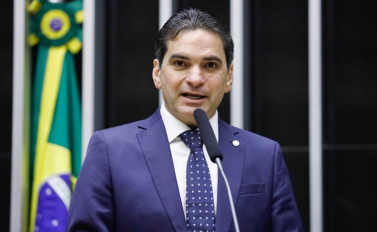 Murilo Galdino diz que disputa entre Veneziano e Mersinho na coordenação de bancada no Congresso deve passar por votação: "sem entendimento, a Paraíba deverá ficar com dois coordenadores" Murilo Galdino diz que disputa entre Veneziano e Mersinho na coordenação de bancada no Congresso deve passar por votação: "sem entendimento, a Paraíba deverá ficar com dois coordenadores"