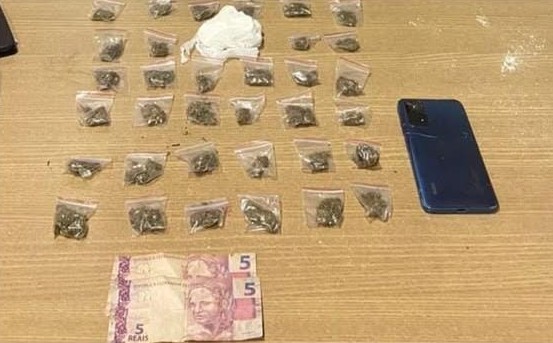 Homem é preso por tráfico de drogas em comunidade do Castelo Branco, em João Pessoa Homem é preso por tráfico de drogas em comunidade do Castelo Branco, em João Pessoa