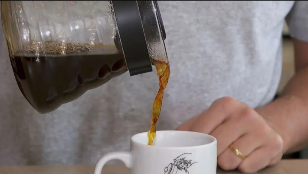 Preço do café aumenta 80% em um ano e economista alerta para fatores climáticos: "escassez de oferta" Preço do café aumenta 80% em um ano e economista alerta para fatores climáticos: "escassez de oferta"