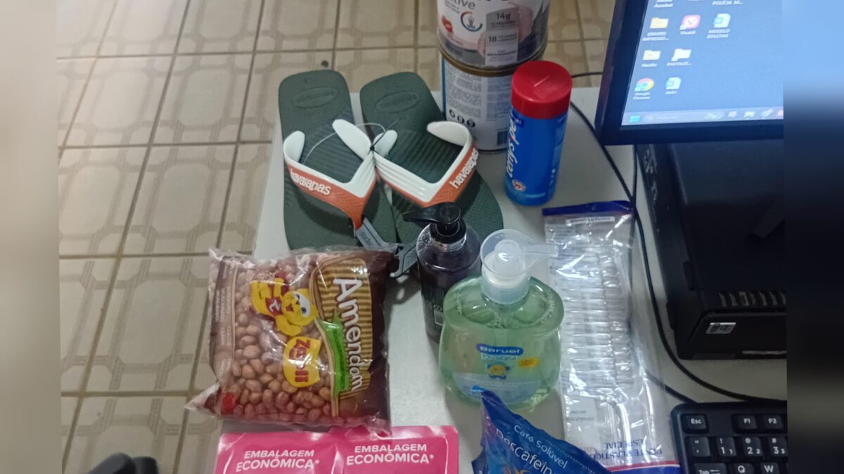 Mulher é presa após ser flagrada furtando produtos em supermercado de Mamanguape Mulher (foto: divulgação/2ª Companhia Independente de Polícia Militar (CIPM).