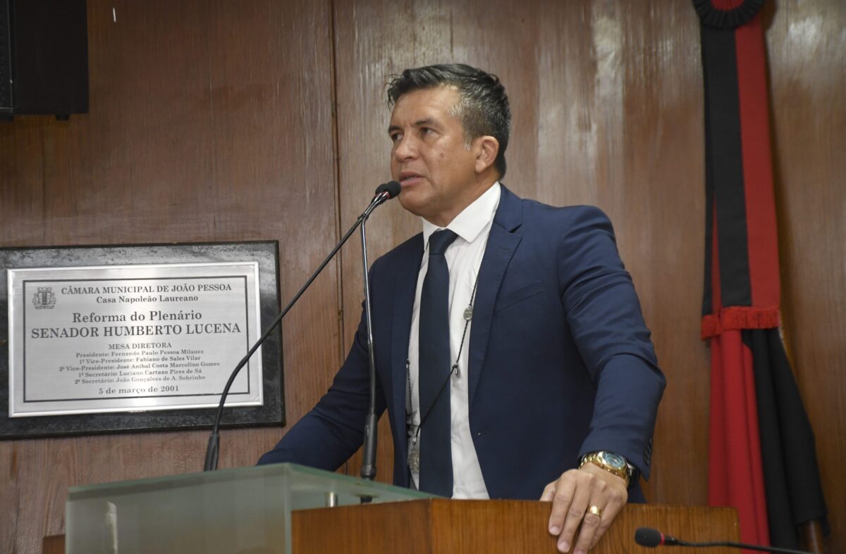 Homem preso, armado no gabinete do vereador Carlão, já foi candidato pelo PT e diz que queria conversar: "não puxei faca" vereador, carlão