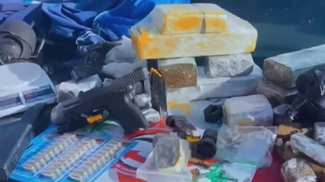 Operação da Polícia Militar e Polícia Civil prende investigado por homicídios e apreende armas e drogas em Cabedelo (foto: reprodução/instagram/6cipm.pmpb) operação