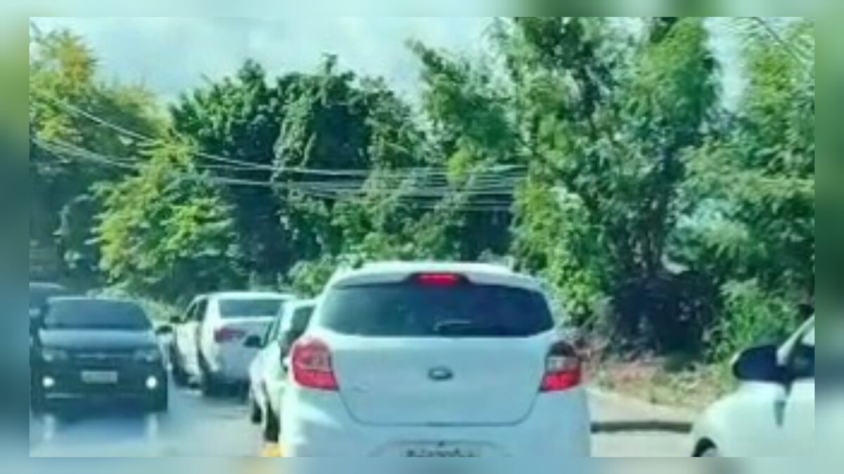 Ladeira do Cuiá volta a registrar acidentes e trânsito fica lento Ladeira do Cuiá com trânsito lento, após acidente. (foto: reprodução/redes sociais)