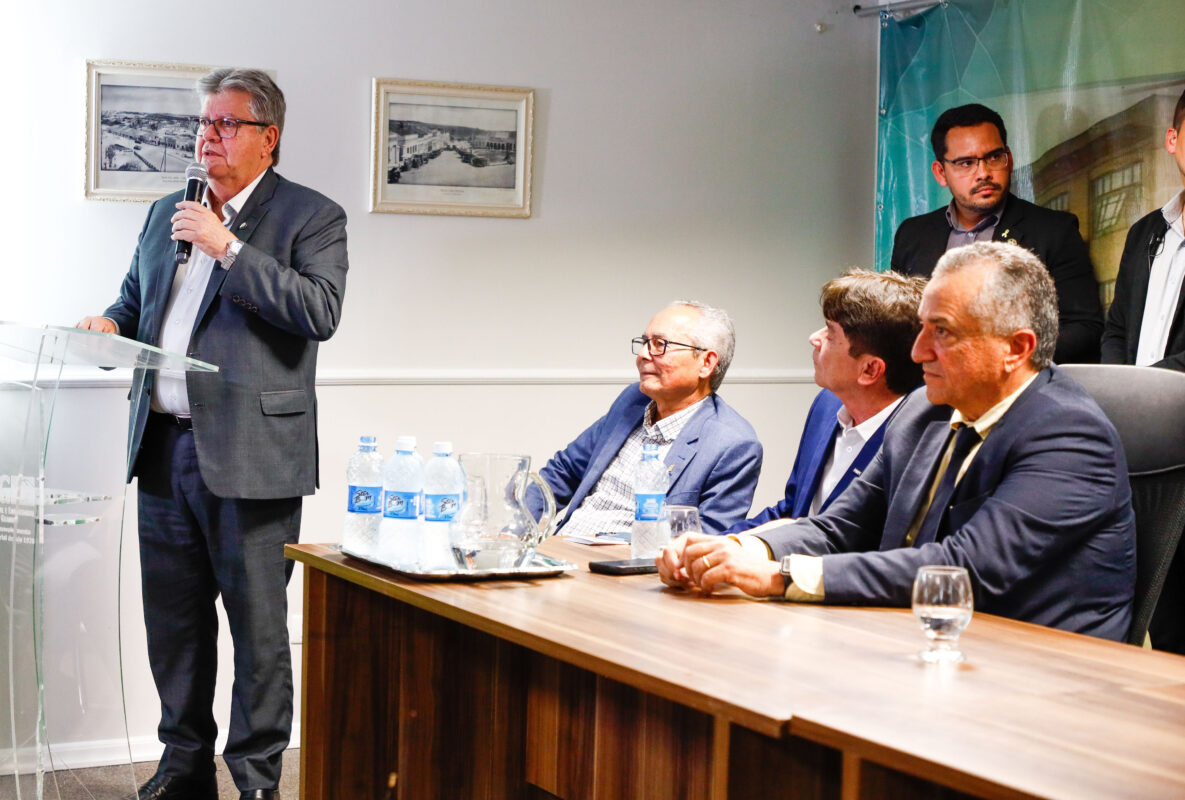 João Azevêdo autoriza descontos e parcelamentos de impostos a empresários para viabilizar 'Liquida Campina 2025' no São João João Azevêdo autoriza descontos e parcelamentos de impostos a empresários para viabilizar 'Liquida Campina 2025' no São João