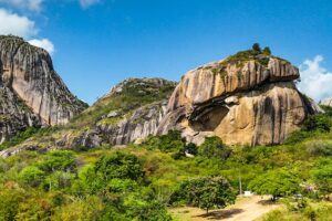 Pêndulo da Pedra da Boca, em Araruna, é suspenso temporariamente pela Sudema Pêndulo da Pedra da Boca, em Araruna, é suspenso temporariamente pela Sudema